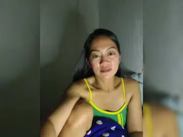 Kiana11  live sex cam