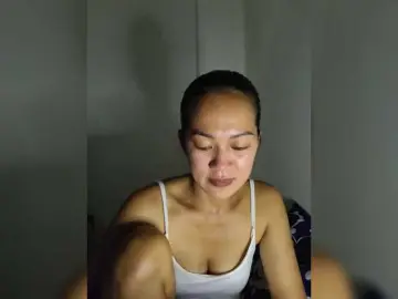 Kiana11  live sex cam