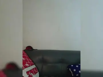Kiana11  live sex cam