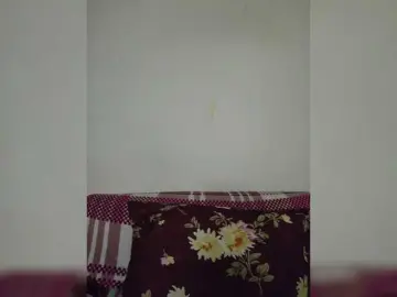 Kiana11  live sex cam