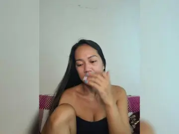 Kiana11  live sex cam