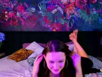 Vixsaria  live sex cam