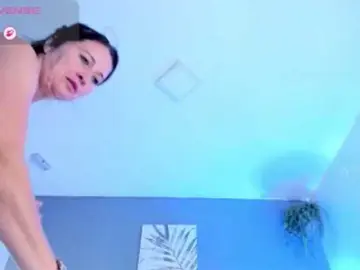 Lady-hellen  live sex cam