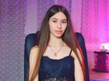 Bella-Rosee4u  live sex cam
