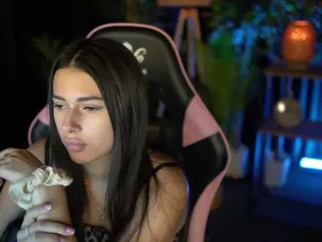 LuxeAvelyn  live sex cam