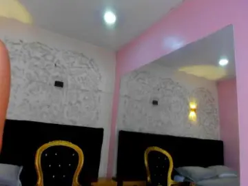 Melannyy--  live sex cam