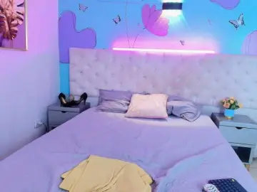 Melannyy--  live sex cam