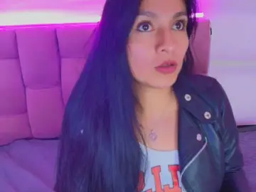 Melannyy--  live sex cam