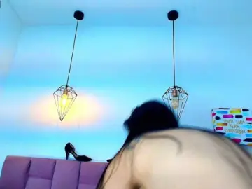 Melannyy--  live sex cam
