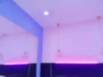Melannyy--  live sex cam