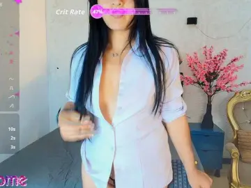 Melannyy--  live sex cam
