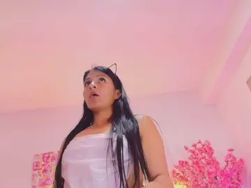 Melannyy--  live sex cam