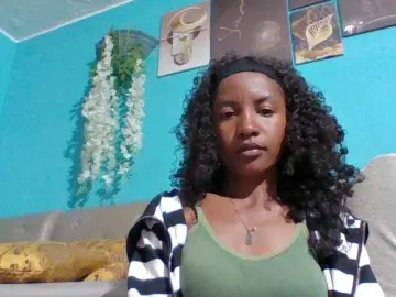 Nanciah  live sex cam