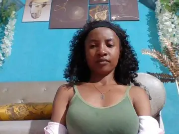 Nanciah  live sex cam