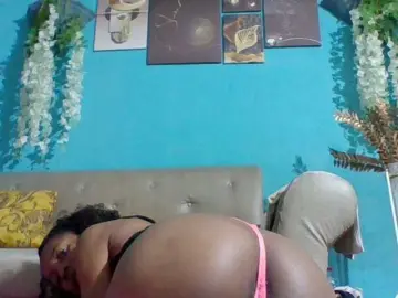 Nanciah  live sex cam