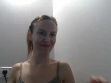 AnnaDear  live sex cam