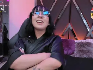 HaniKuspoka  live sex cam