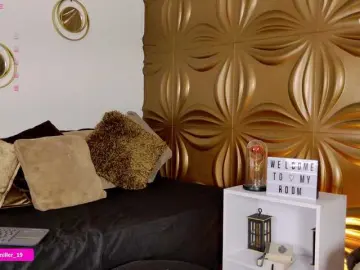 Paulinamiller  live sex cam