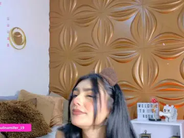 Paulinamiller  live sex cam
