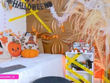 Paulinamiller  live sex cam