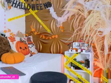 Paulinamiller  live sex cam