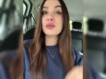 BabyPeach  live sex cam