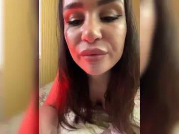 BabyPeach  live sex cam
