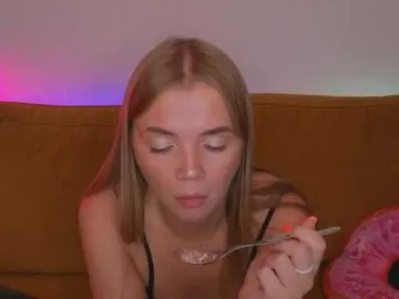 MiamiMur  live sex cam