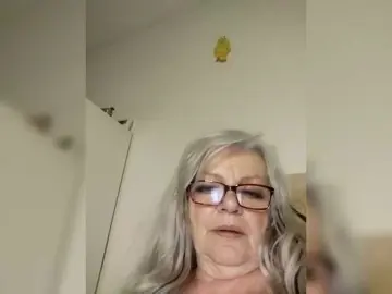 Eiren-66  live sex cam