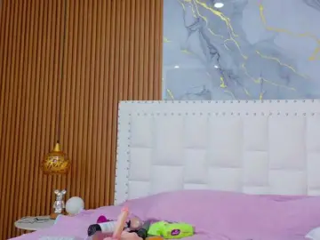 Kinky-Madisson  live sex cam