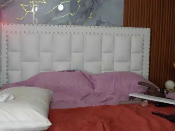 Kinky-Madisson  live sex cam
