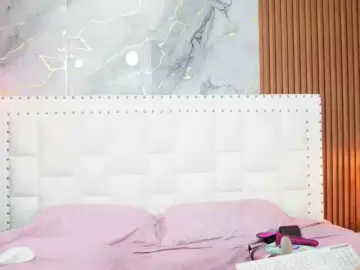 Kinky-Madisson  live sex cam