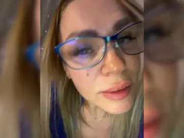 Lisa1225  live sex cam