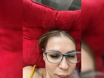 Lisa1225  live sex cam