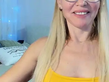 Lisa1225  live sex cam