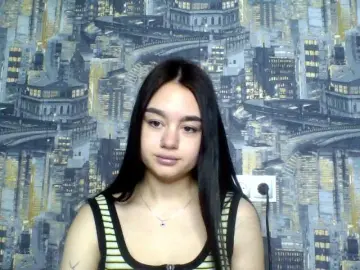 LunaDeLuxe666  live sex cam