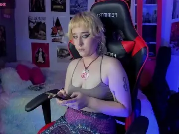 Mistresscrowley-666  live sex cam