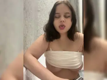 Moondeva  live sex cam