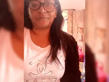 Penelope-4  live sex cam