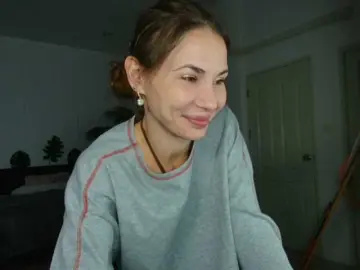 Flexy-Cat  live sex cam