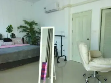 Flexy-Cat  live sex cam