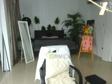 Flexy-Cat  live sex cam