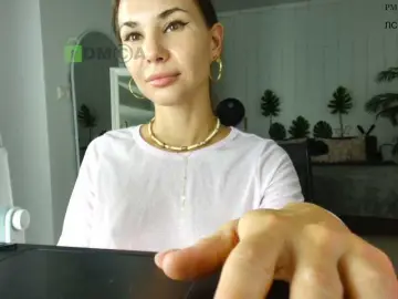 Flexy-Cat  live sex cam
