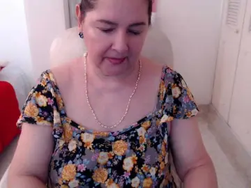 Leonela-68  live sex cam