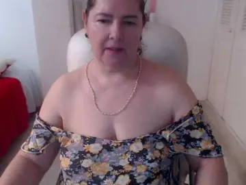 Leonela-68  live sex cam