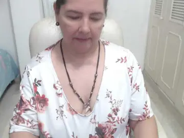 Leonela-68  live sex cam