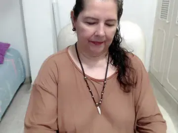 Leonela-68  live sex cam