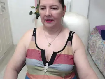Leonela-68  live sex cam