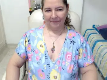 Leonela-68  live sex cam