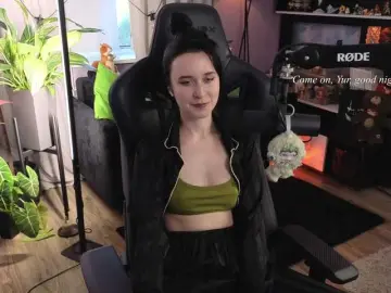 KiraLiLime  live sex cam